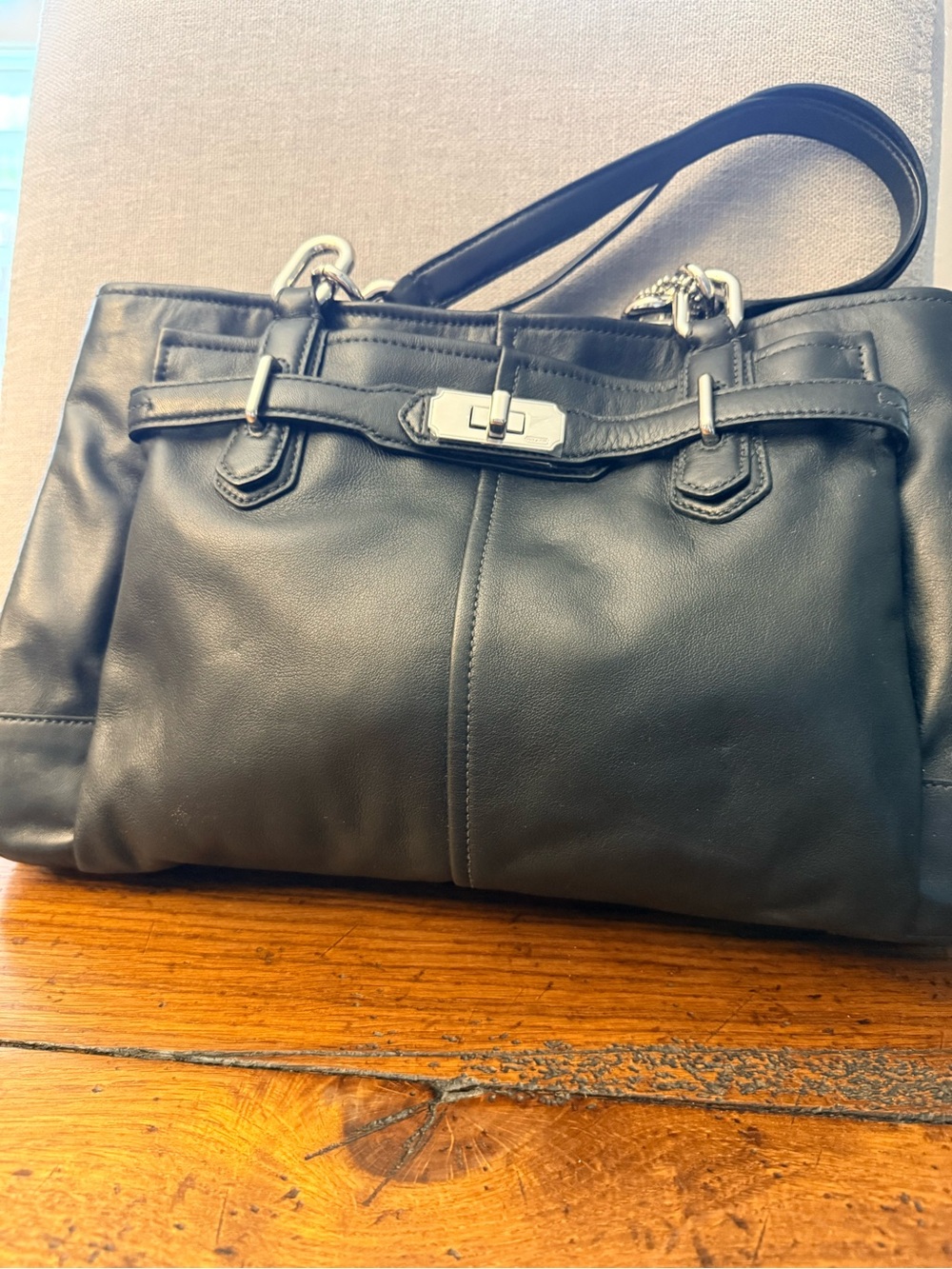 Coach Black Leather Turnlock Tote Bag - Picture 2 of 9